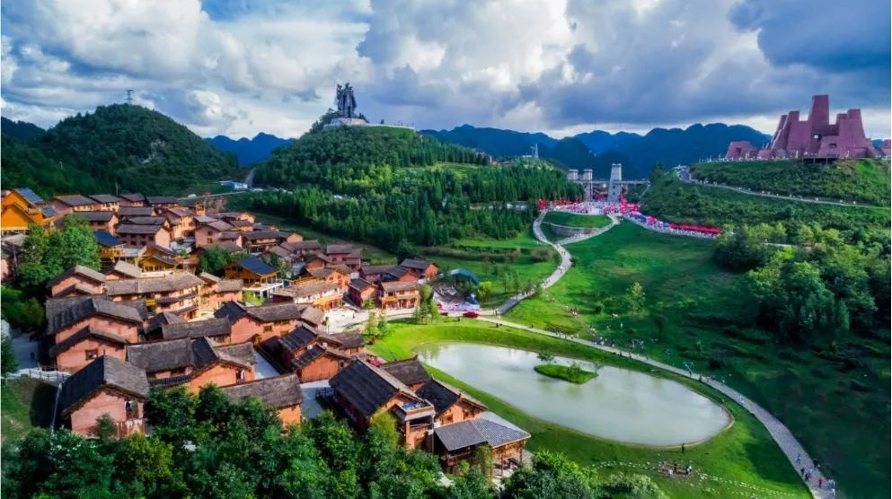 助推景区旅游升温,以文艺协助景区引流复苏,六盘水市文化广电旅游局