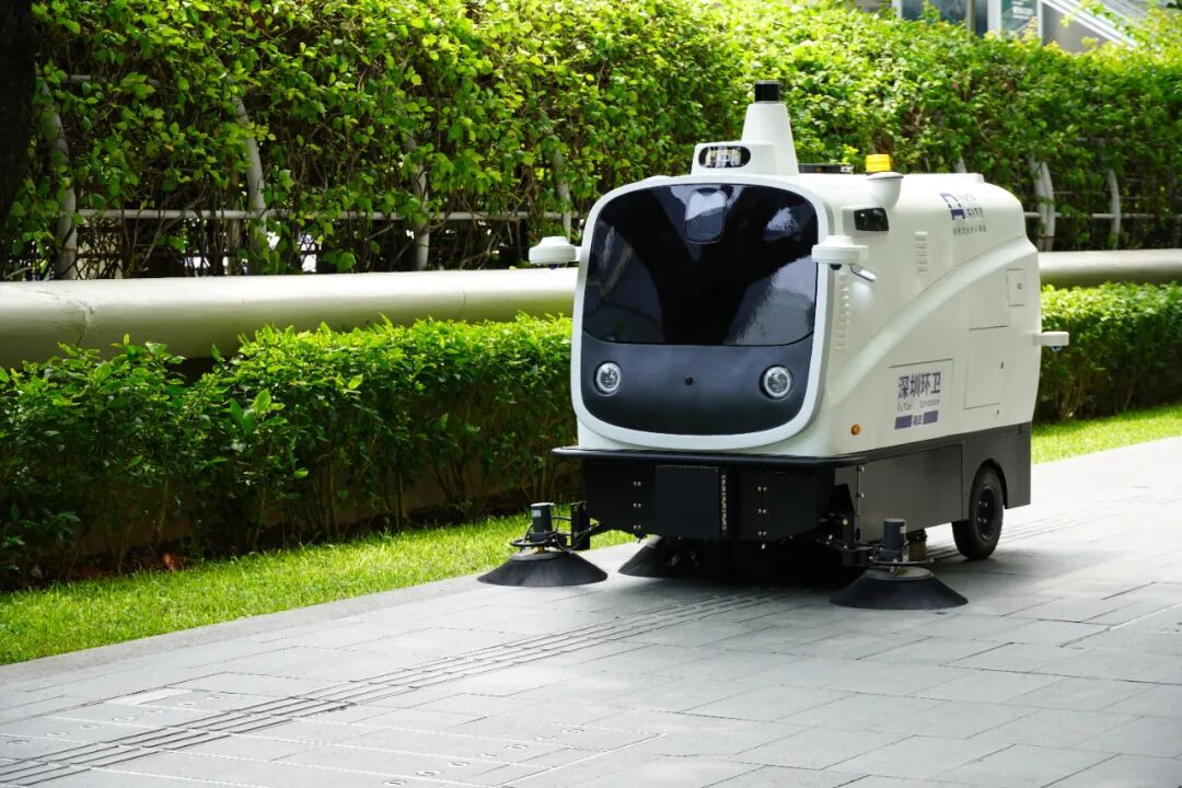 城市之光无人驾驶清扫车亮相第六届全球aeo大会