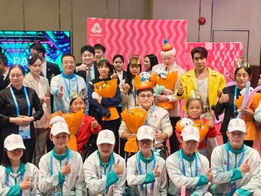 广州赛区为运动员举行集体生日会