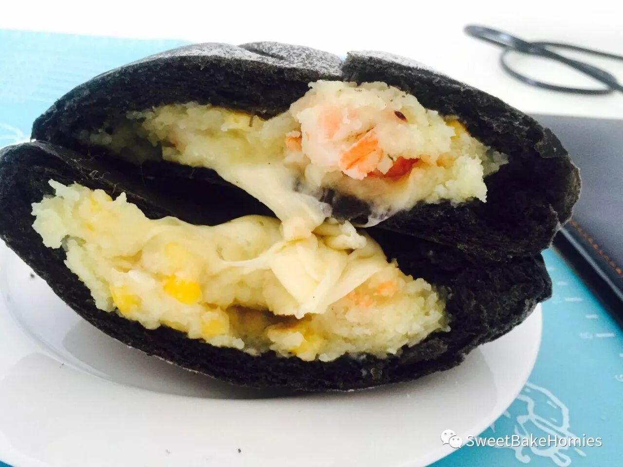 黑面包!墨鱼包!