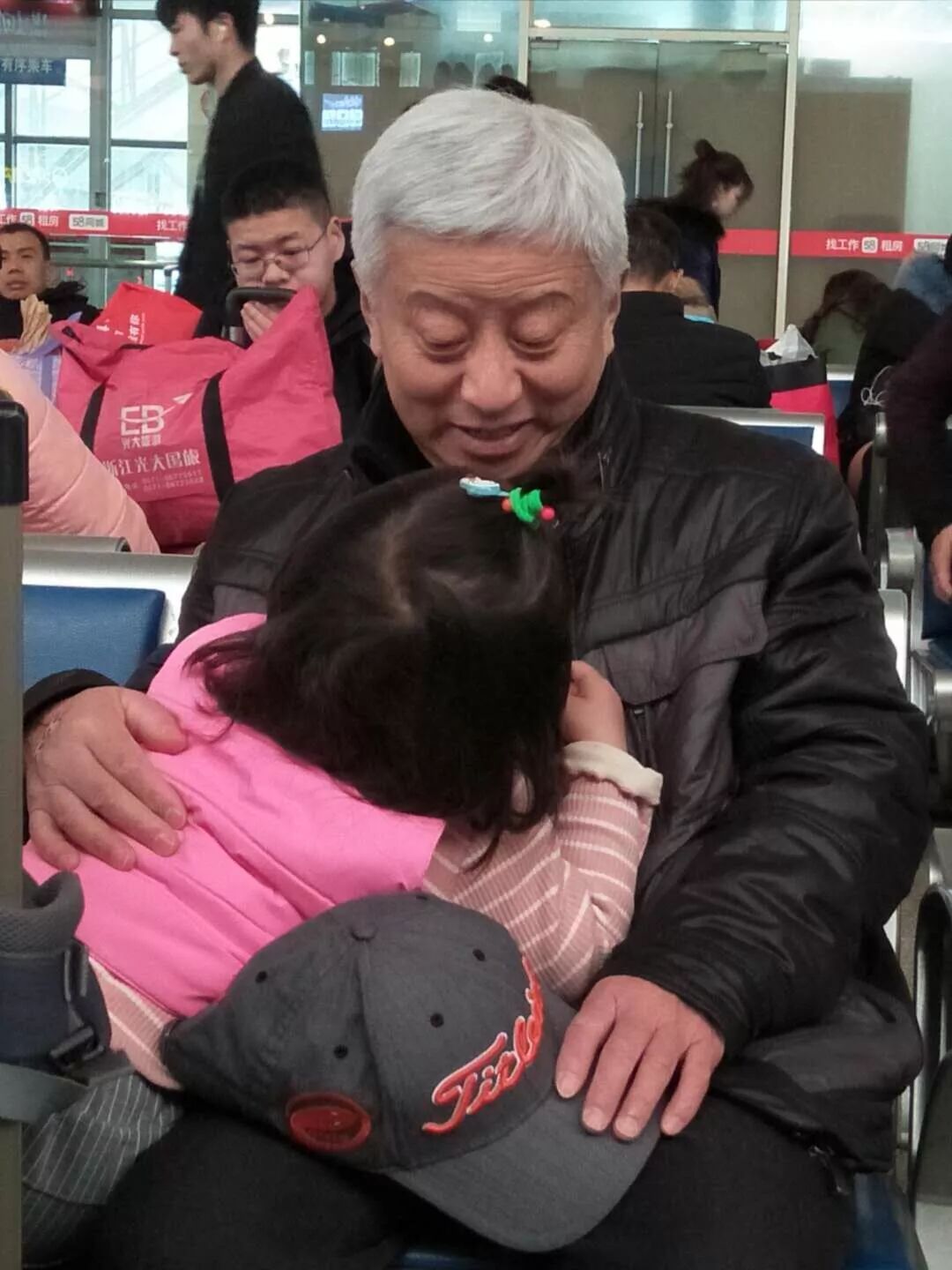 %name 悉尼插画师荣获Oak Furniture冠名赞助的家摄影大赛冠军，他用艺术的眼光发现生活的美