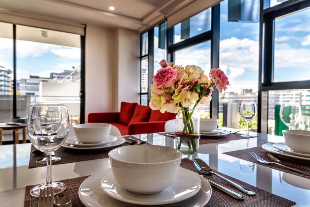 %name 悉尼插画师荣获Oak Furniture冠名赞助的家摄影大赛冠军，他用艺术的眼光发现生活的美