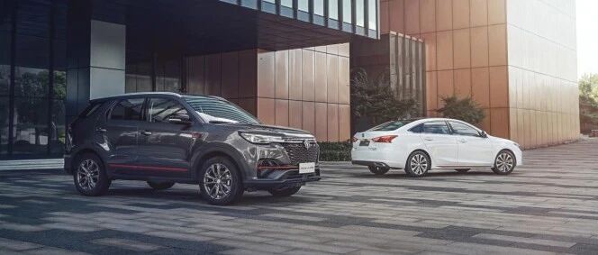 蓝鲸家族集结完毕  长安CS55PLUS蓝鲸版/锐程CC蓝鲸版正式上市