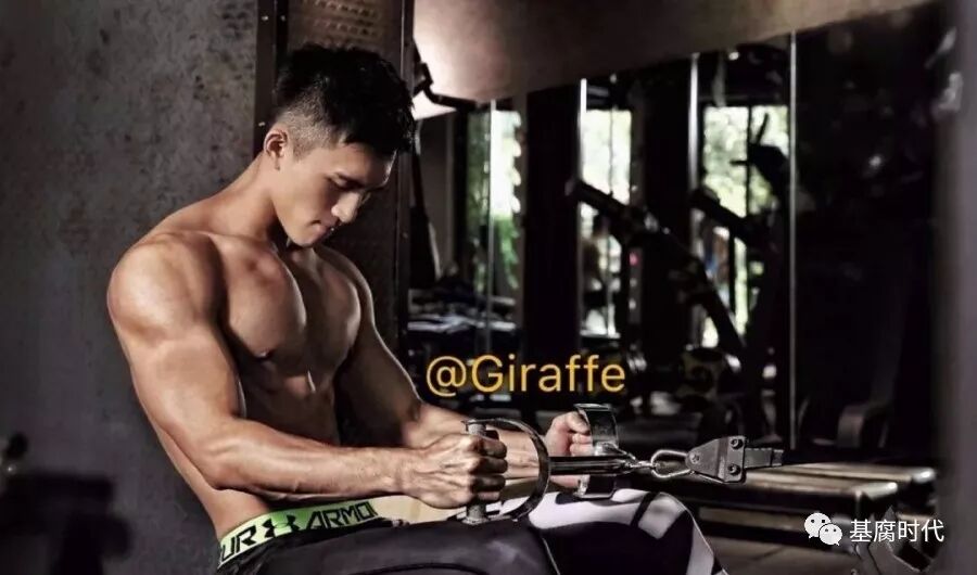 大学宿舍的床睡“弯”了四届学长... - 51虹马