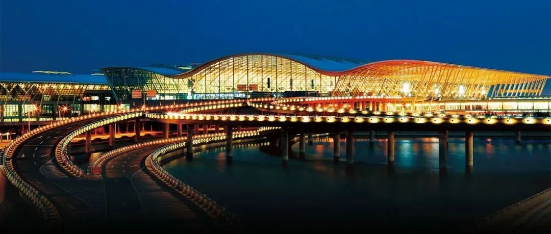 重估“机场茅”：从流量之王到世界枢纽