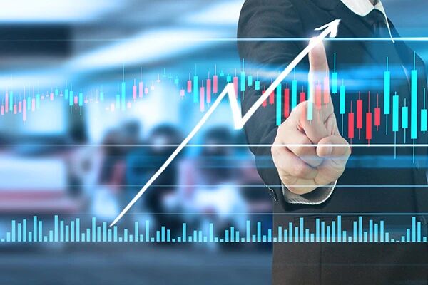 沪深两市成交额午后再度突破万亿元 行业板块普遍飘红