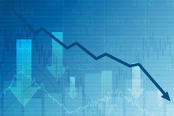 创业板指跌近6% 两市成交额超1.5万亿元 行业板块全线飘绿