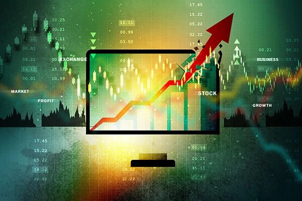 三大股指下探回升 食品饮料等板块涨幅居前