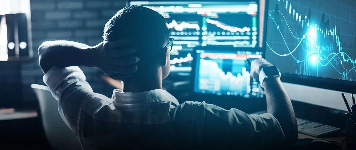 一根大阴线掀翻友谊的小船！机构正在抛售抱团股……