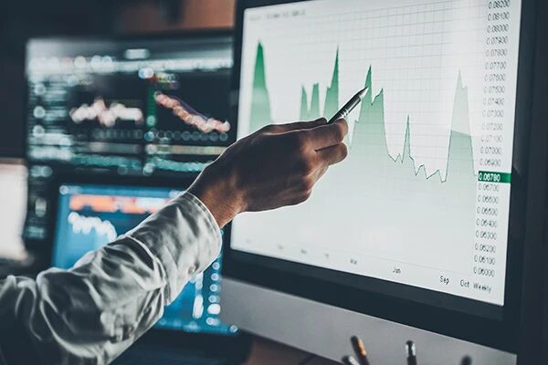 三大股指震荡盘整 黄金板块跌幅居前