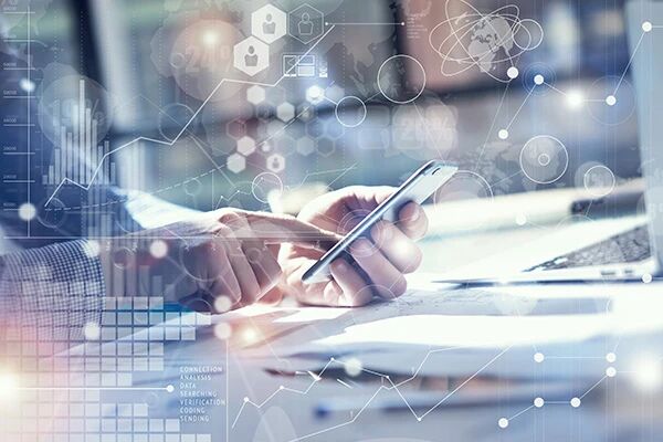 两市早盘成交额超8000亿元 贵州茅台盘中再创历史新高