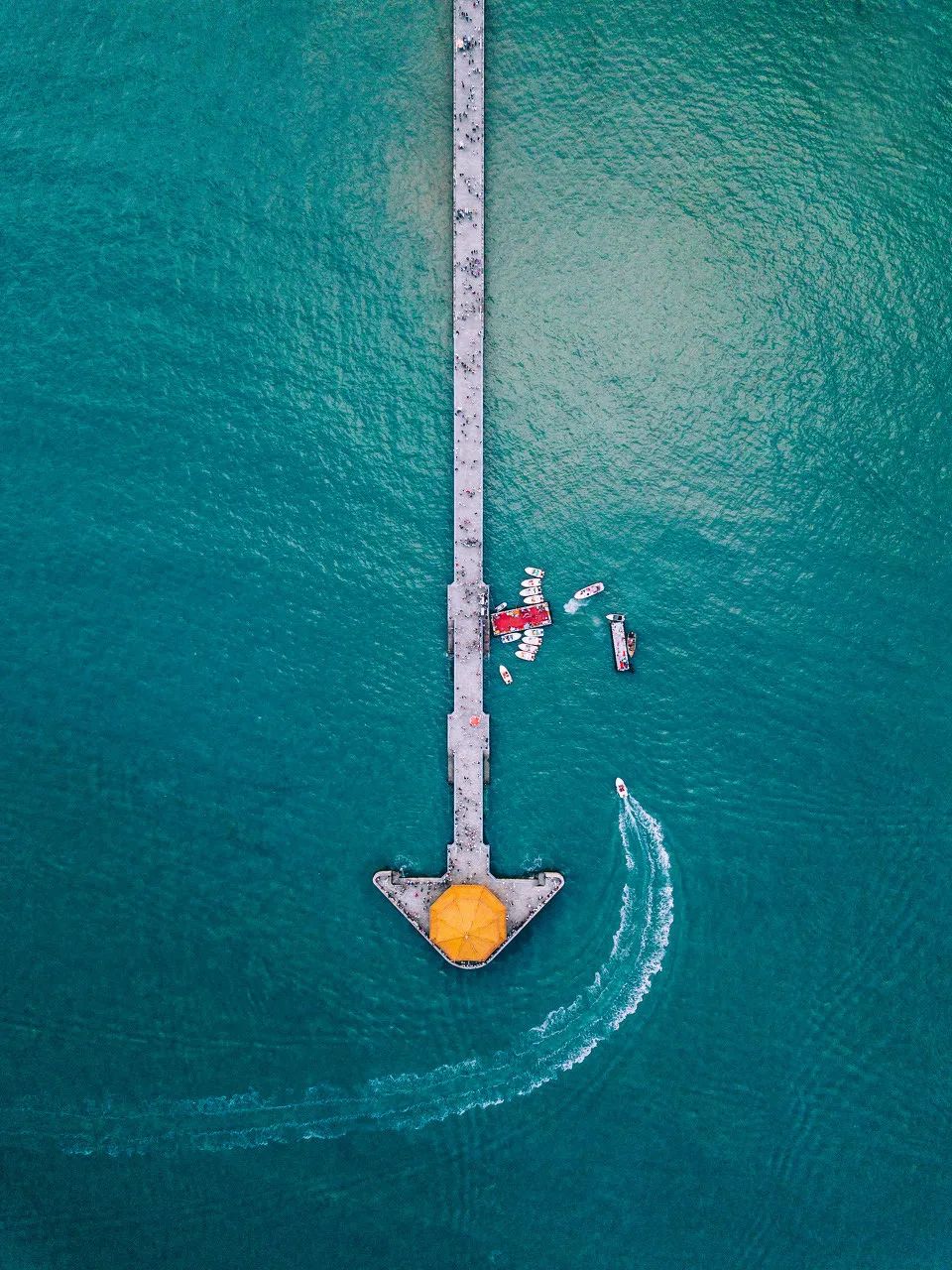 中国醉爽的城市，一口啤酒，一眼大海