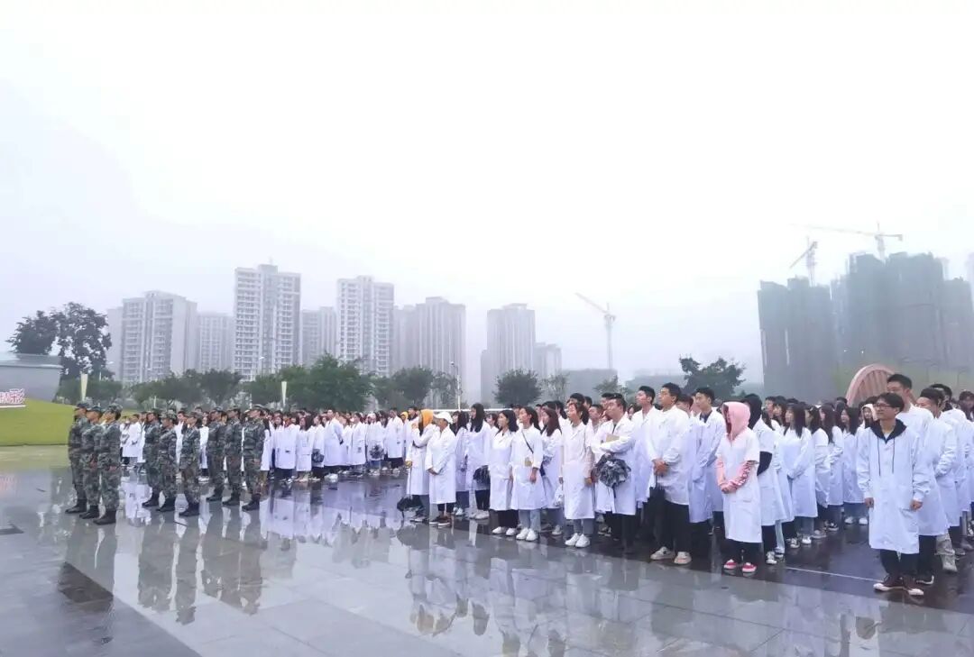 川科药学 升旗仪式(图6)