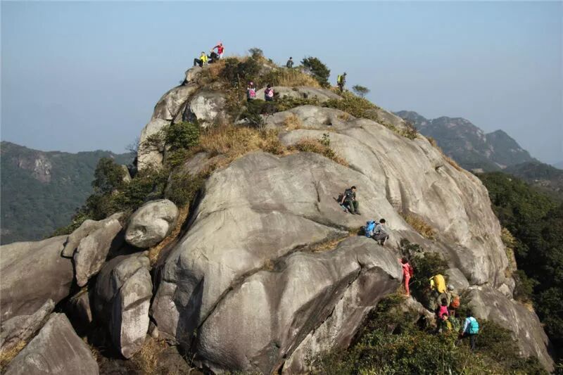 每周六日出发特价88从化十登之老虎头登高山赏奇石齐齐摸老虎头