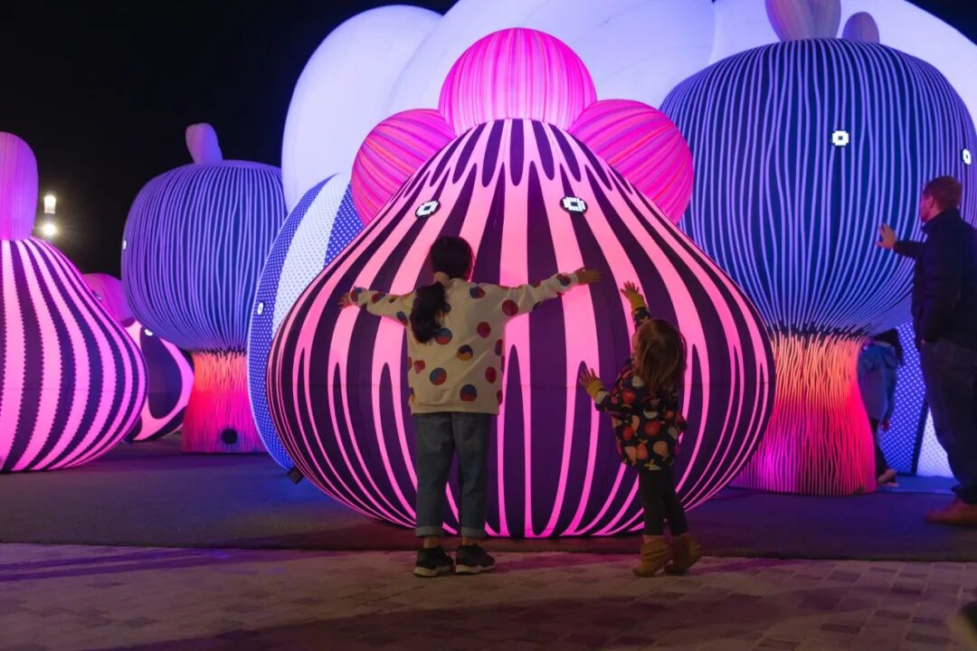 eness带来的充气雕塑有点可爱