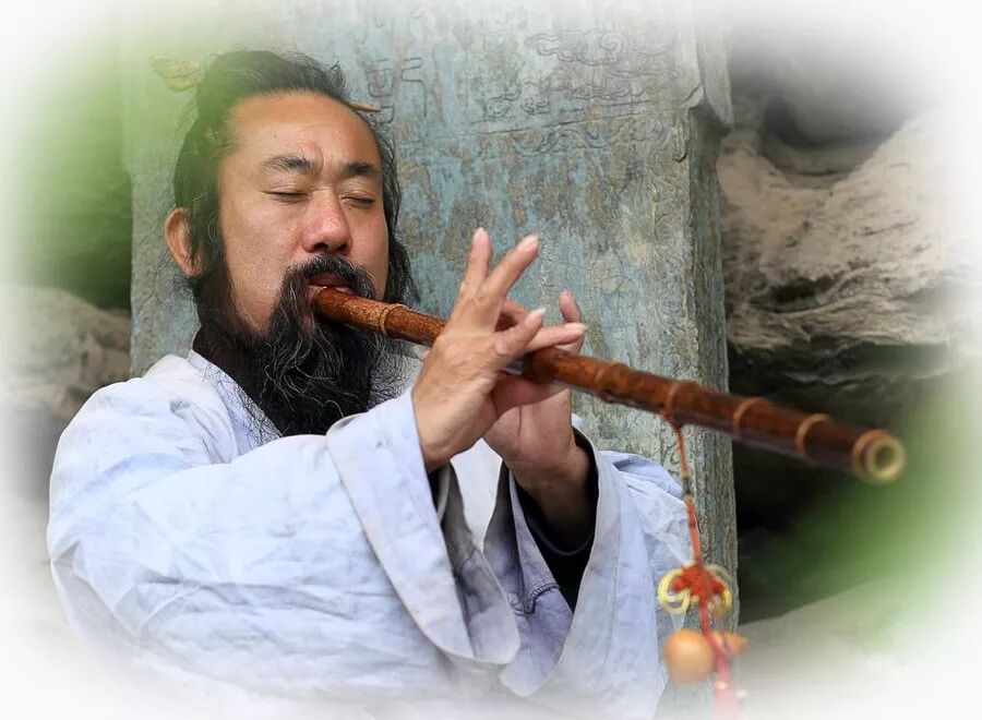 修行要发随缘心，淡看世间平常事！