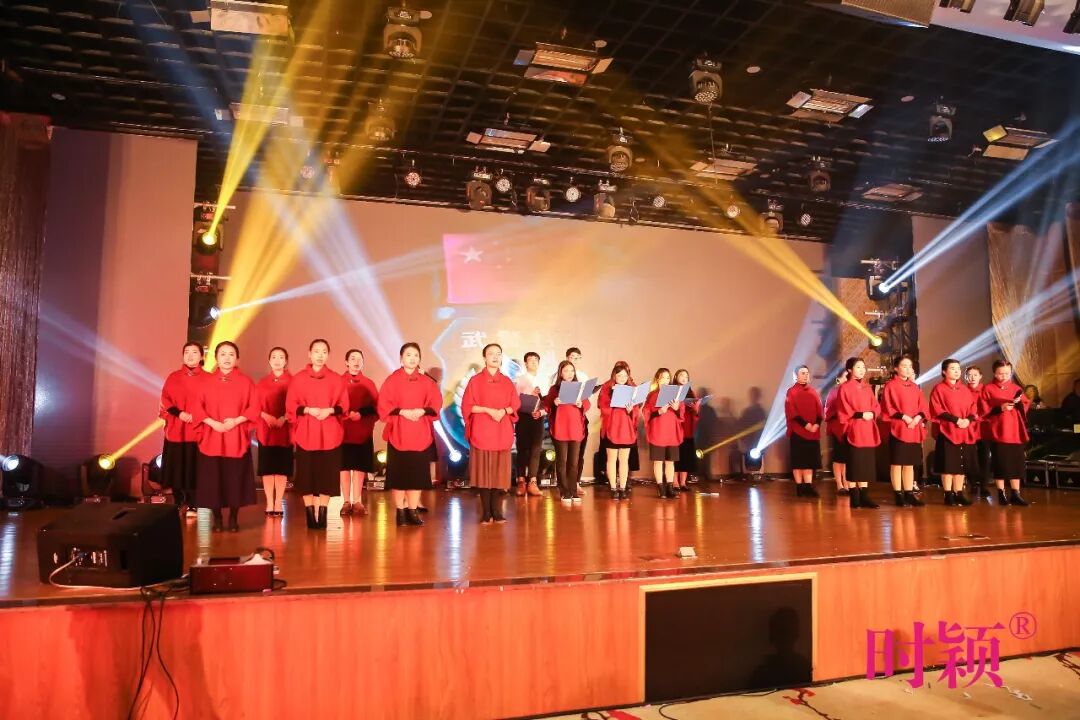 没错，这就是我们家的年会(图38)