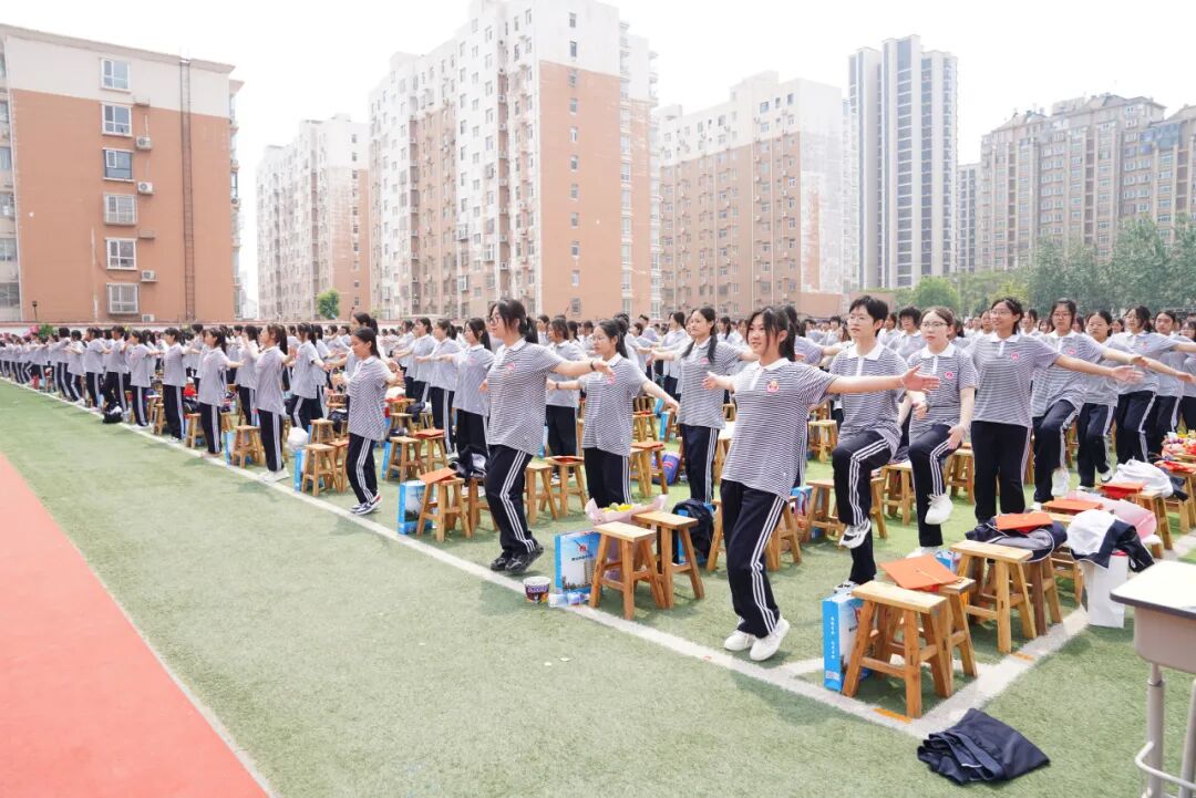 十八而志 筑梦远航——衡水英才学校2022级高二年级成人礼