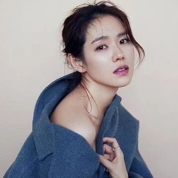 孙艺珍豪宅首度曝光,尽显奢华高级感,庭院四季如画