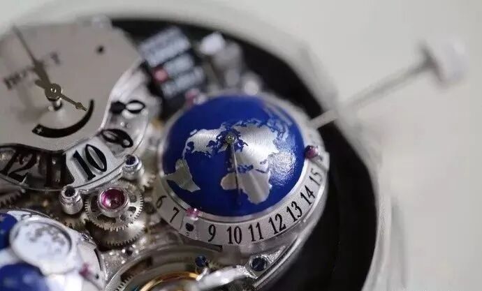 手表里用镊子才能夹起来的超小零件，在机床上是怎么加工的？的图3