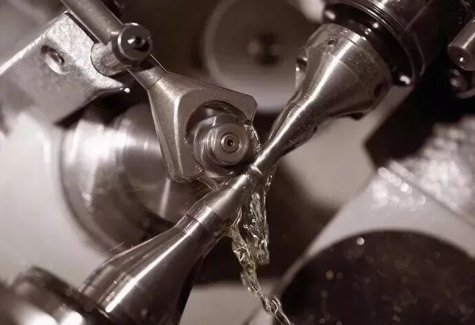 手表里用镊子才能夹起来的超小零件，在机床上是怎么加工的？的图4