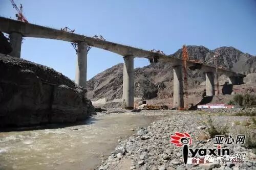 达坂城区白杨河特大桥