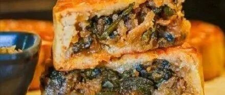 奇怪的食材又对月饼下手了！不过双节将至，专家提醒月饼虽好不可多吃！