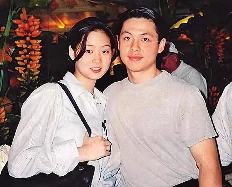 【名媛】43岁“台湾第一名媛”太冻龄，和豪门老公合照像父女，与女儿时尚街拍堪比姐妹（组图） - 21