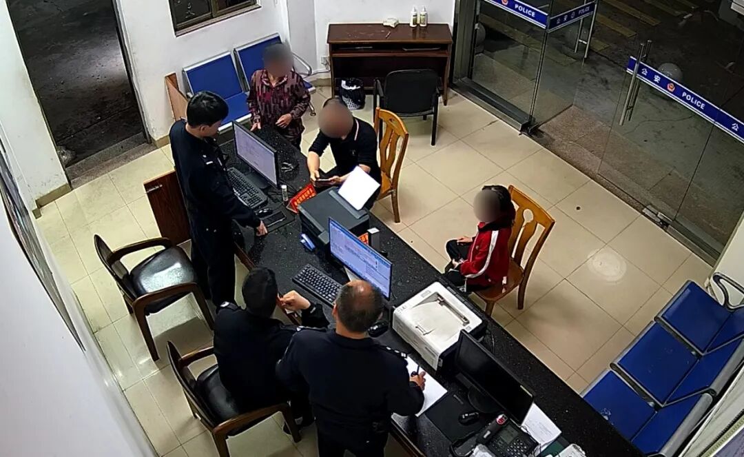 女儿给爸爸准备惊喜吓得爸爸到派出所报案天天反诈