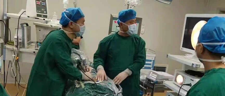 科技前沿！腰椎间盘突出患者于我院成功采用微创内镜手术，术后3天下床正常活动！