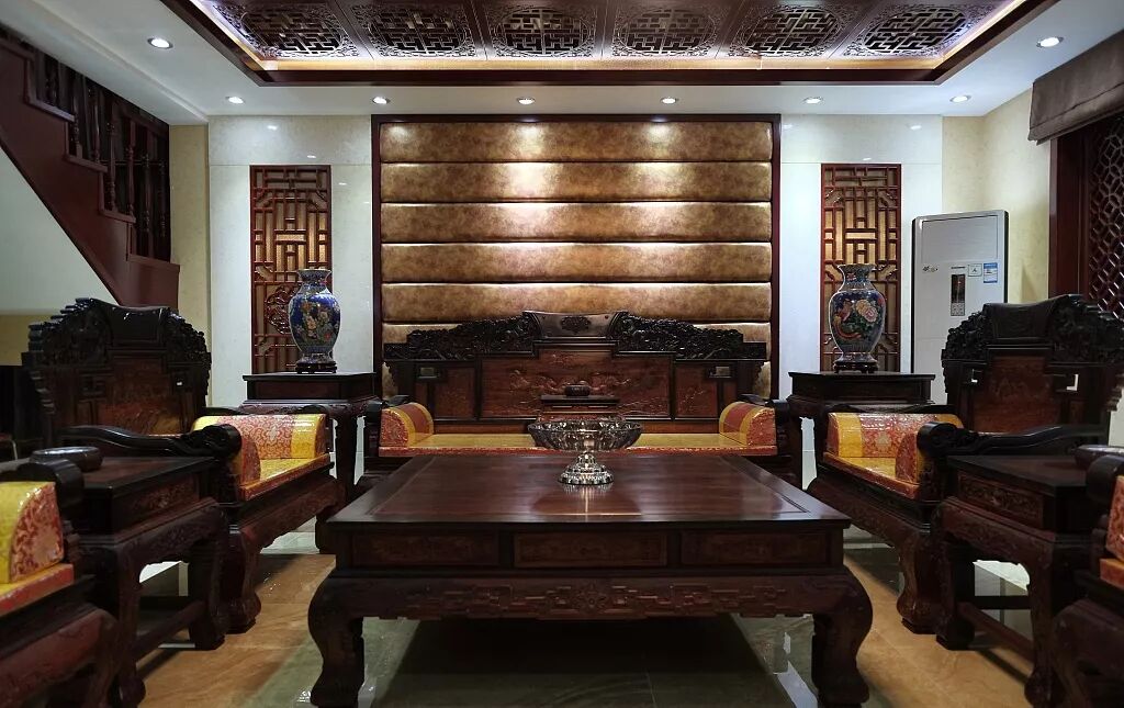 朋友这套中式别墅装修+家具花费500万，你觉得多吗！