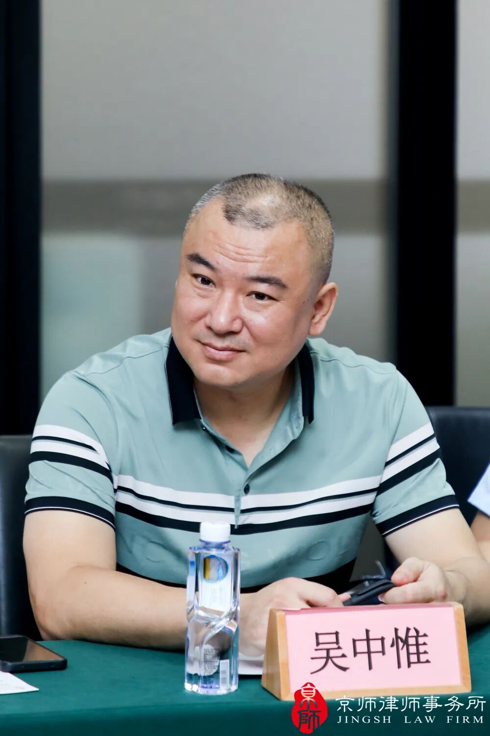 司法局律师工作科科长吴中惟,海口市司法局办公室二级主任科员王宏军