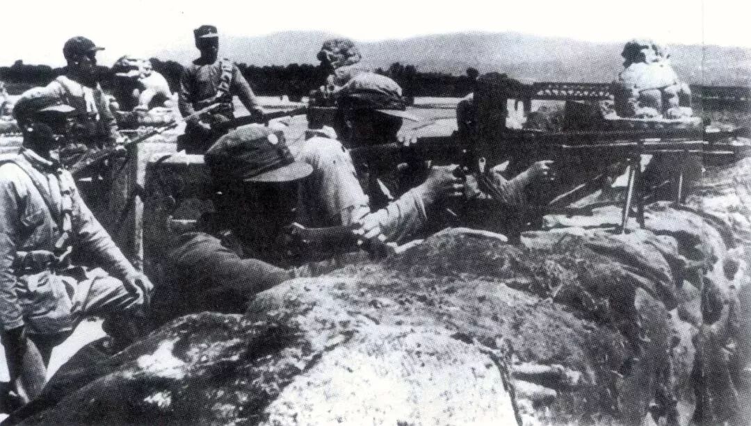 驻宛平县城的中国第二十九军,疾奔应战奔赴卢沟桥欲与此桥共存亡的