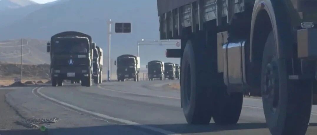 浩浩荡荡~~数千吨物资运抵西藏边防部队