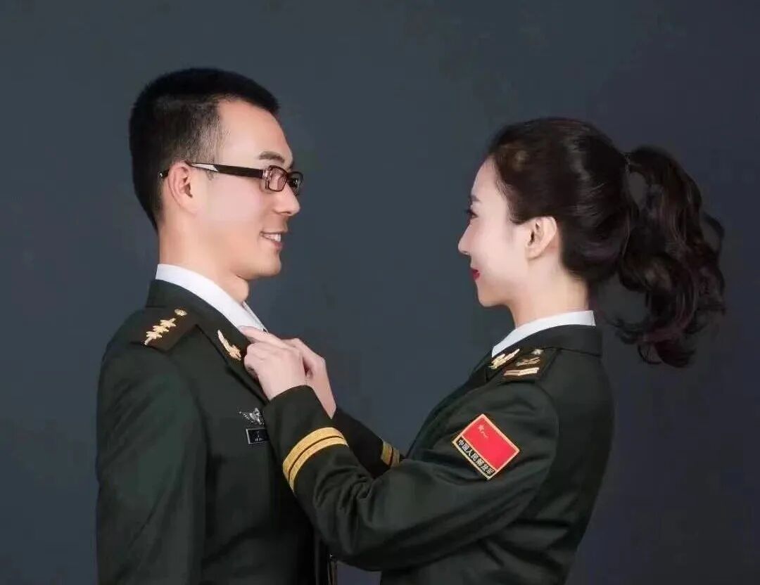 少校军官与一级上士的爱情,太甜了!