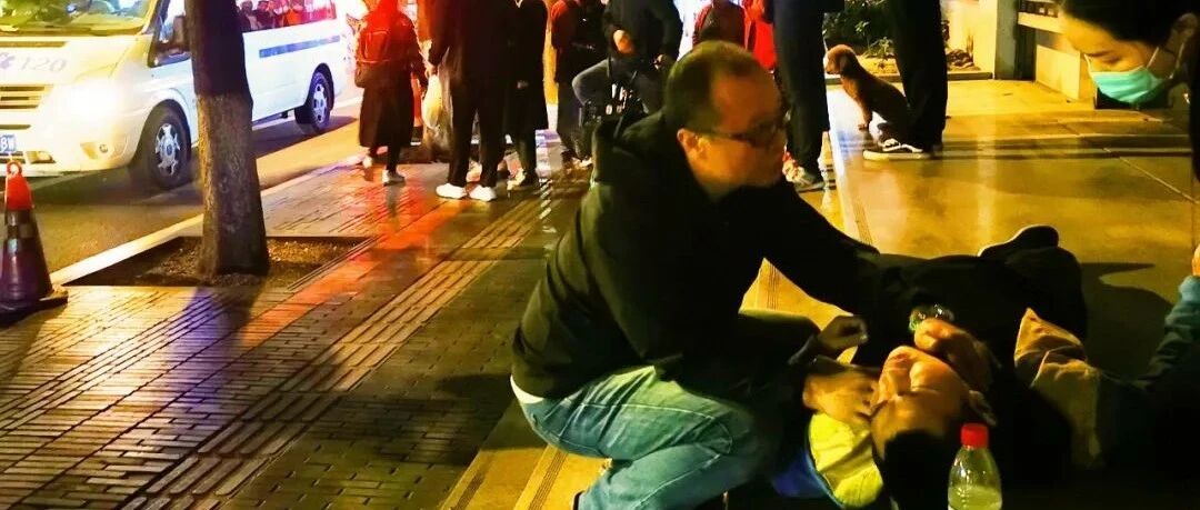 宽窄巷子这一幕，太赞！