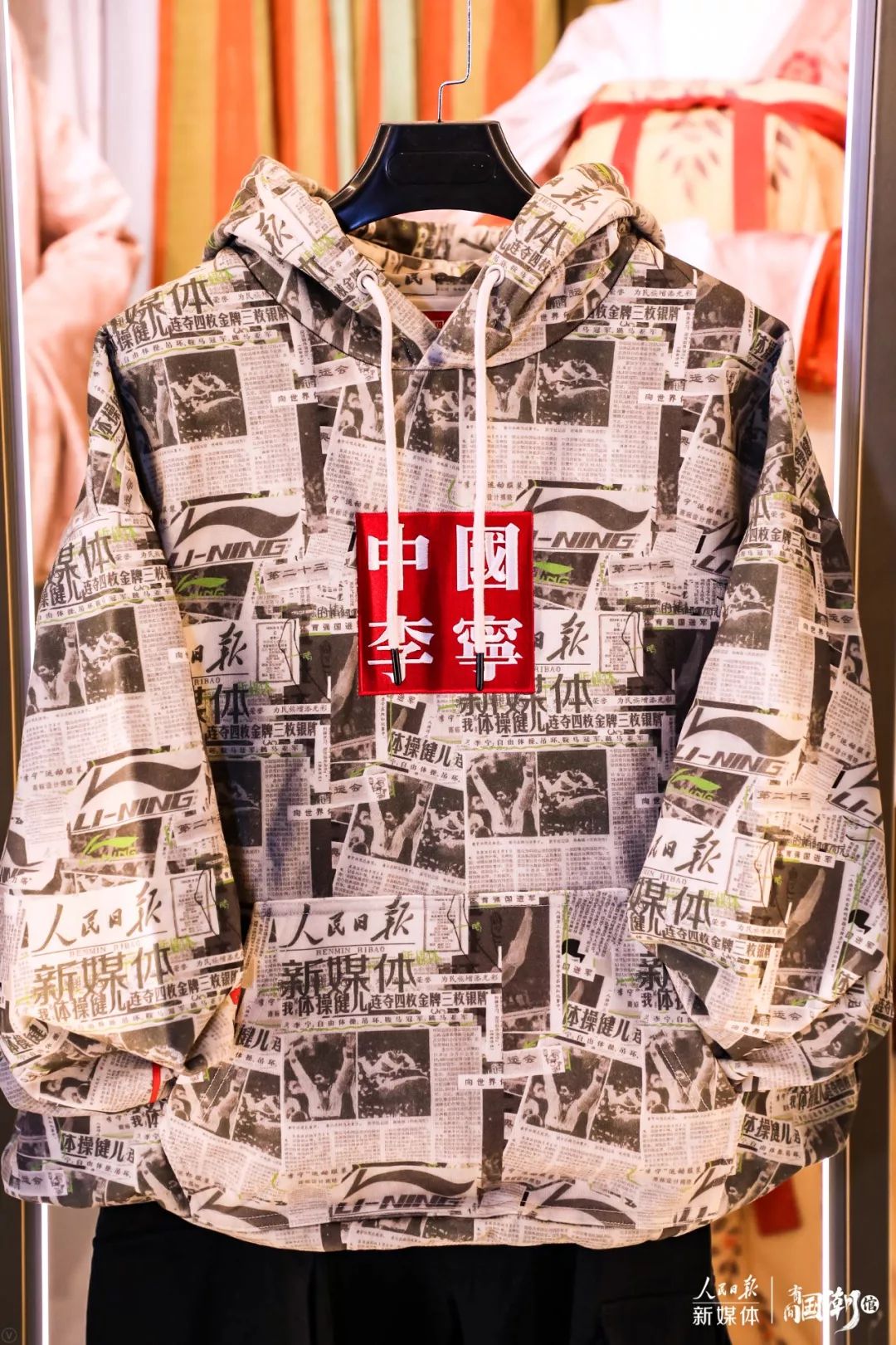 终于火了！中国大牌刷爆朋友圈，登上时装周惊艳老外：这是什么国潮时尚！