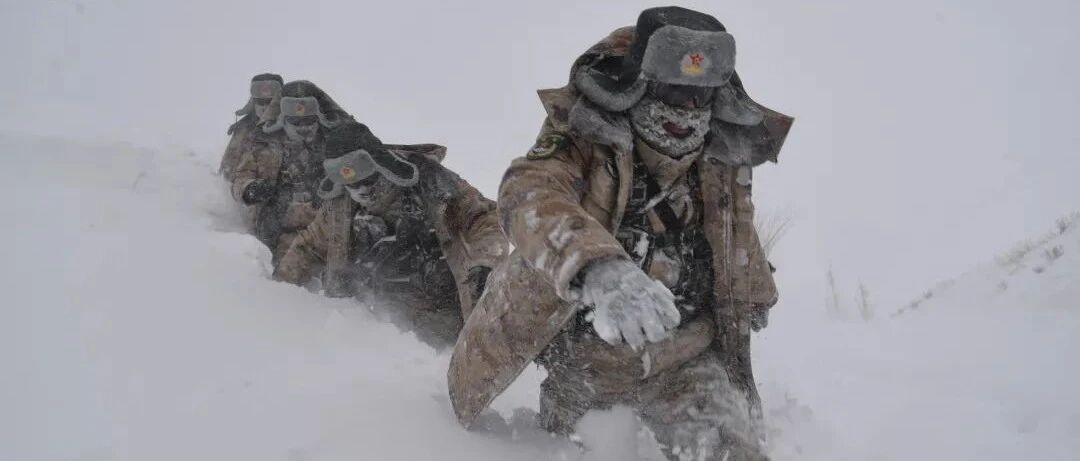 零下40℃，齐腰深的雪……致敬，边防线上“移动的界碑”！