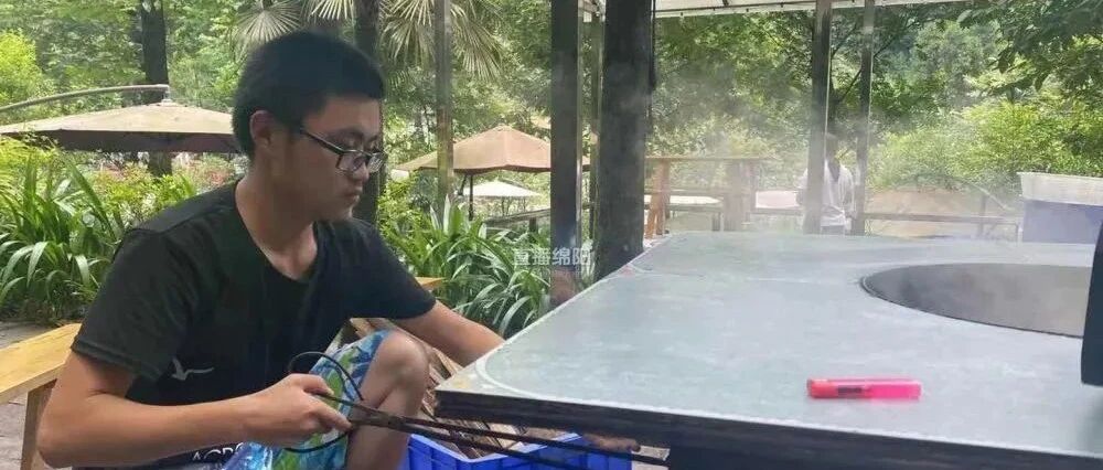 全网都在心疼这个19岁男生