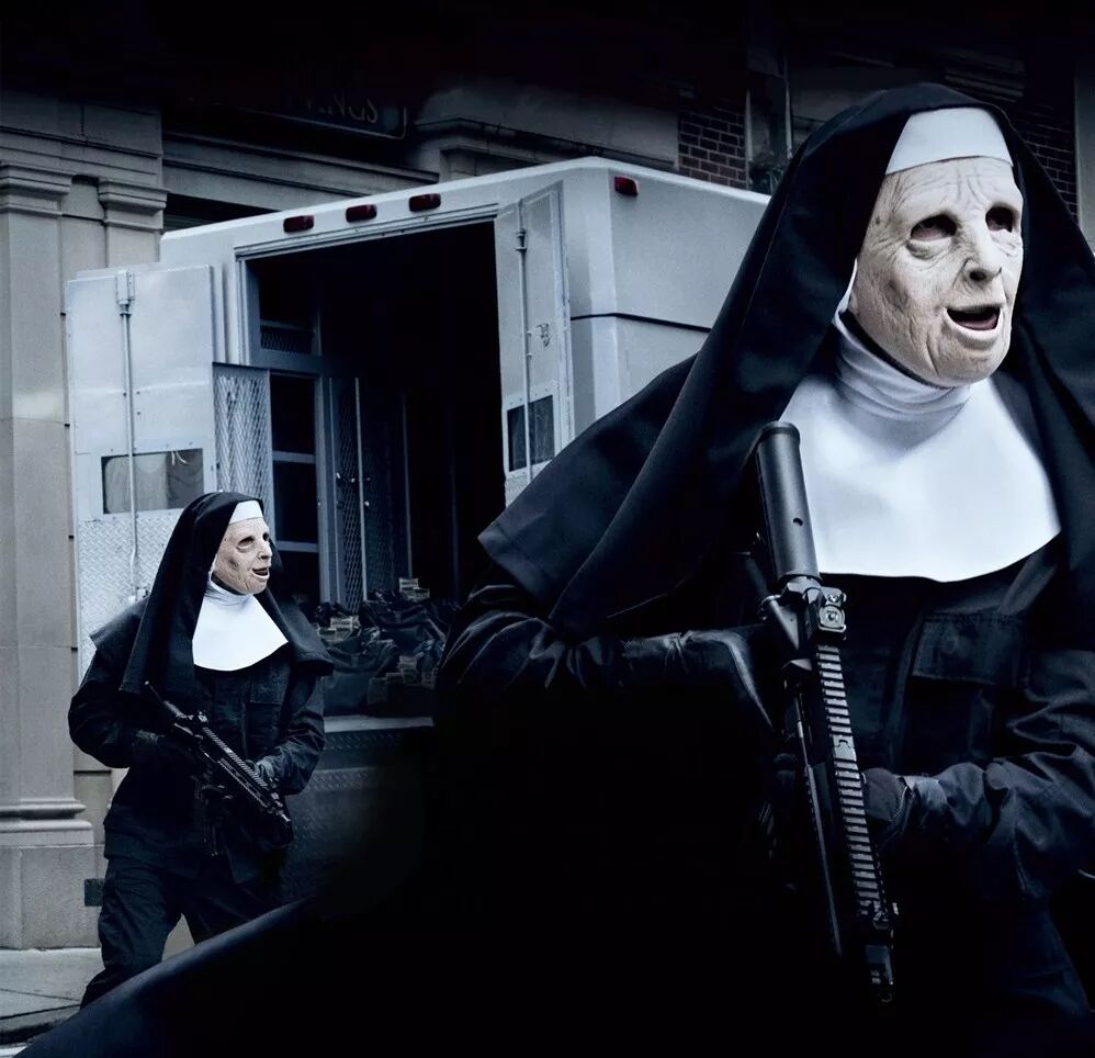 带上面具的那一刻,代表罪恶交易的开始