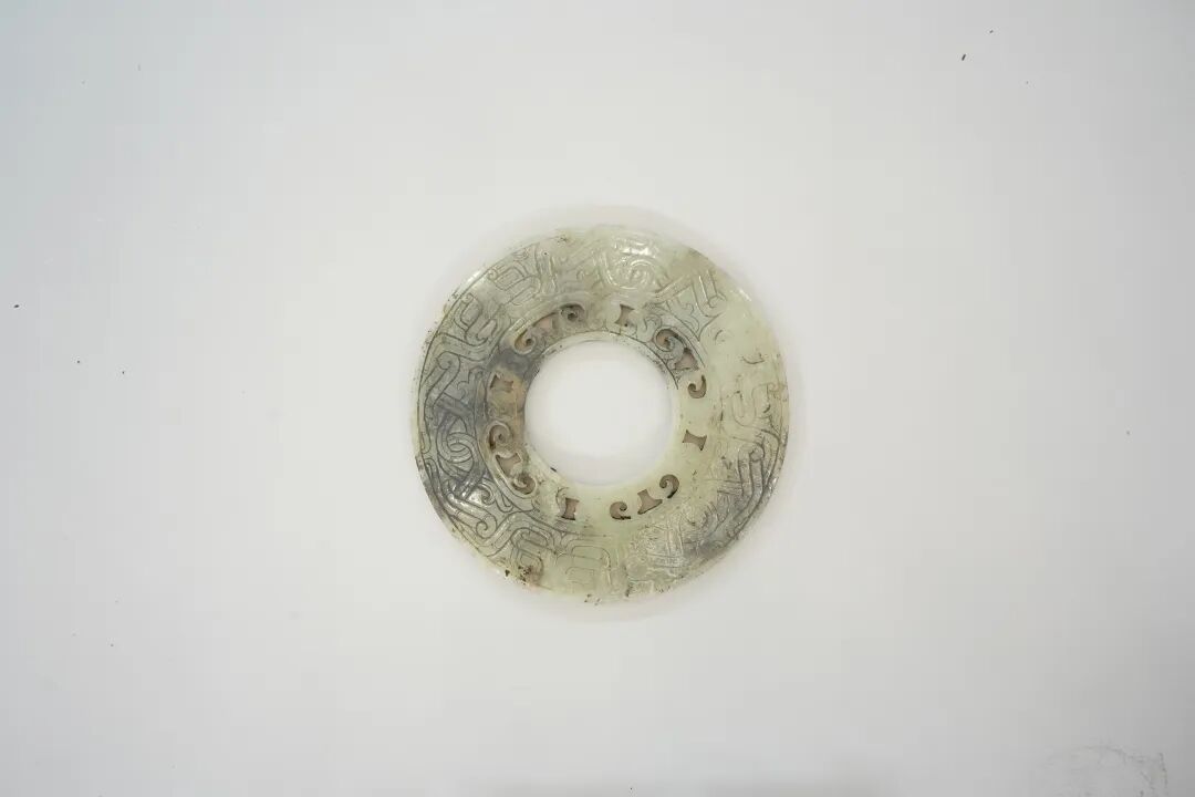 镂孔玉璧.JPG