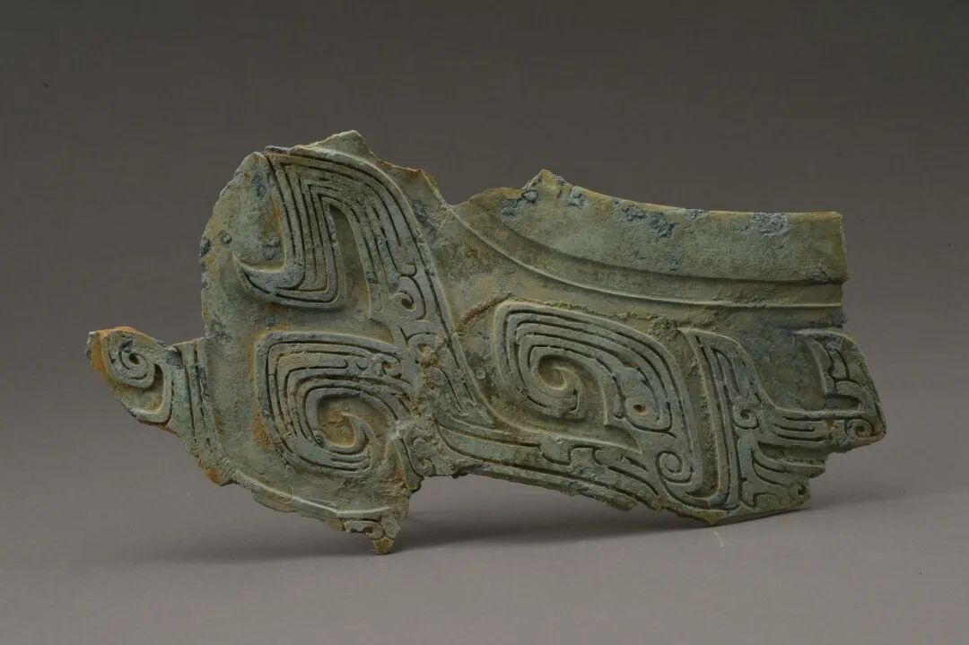 图八  盘龙城杨家湾M17出土青铜兽面纹牌饰.jpg
