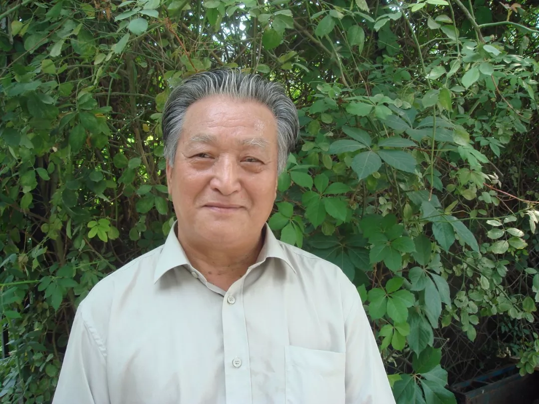 “记者访谈”之三十四:《做明白家长,允许孩子做个中等生》 “记者访谈”之三十四:《做明白家长,允许孩子做个中等生》