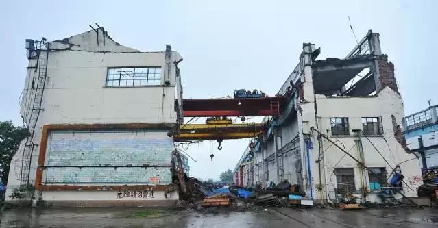 地震重建