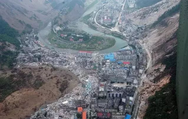 地震重建