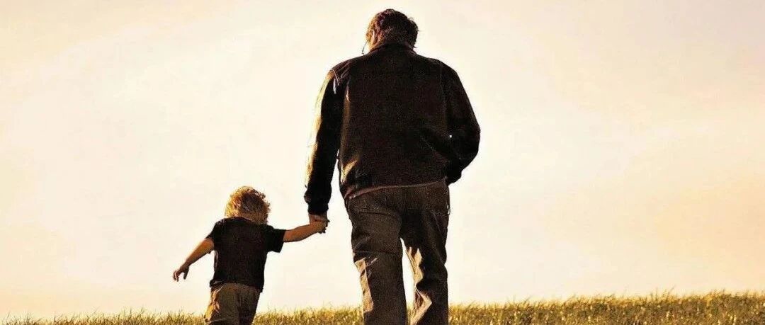 17岁孩子杀害陪读母亲！悲剧让人心痛：为什么父母倾尽所有，却养不出感恩的孩子