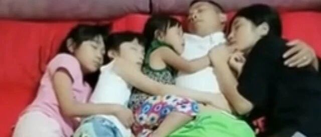 父亲和3个女儿同床：没有界限感的爱，是最深的伤害!