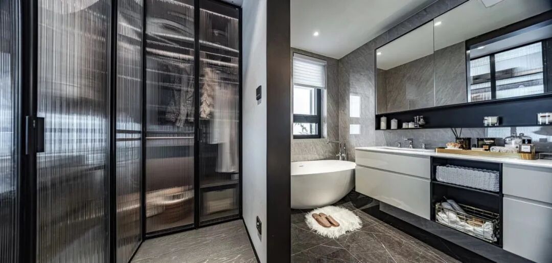 瑞士卡德维浴缸,法国罗格朗电插板,风暖浴霸/凉霸/新风/净水系