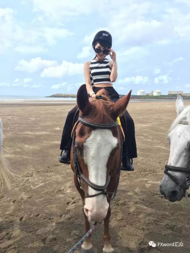 这个像一束焰火般的女子，谁能将这火高举