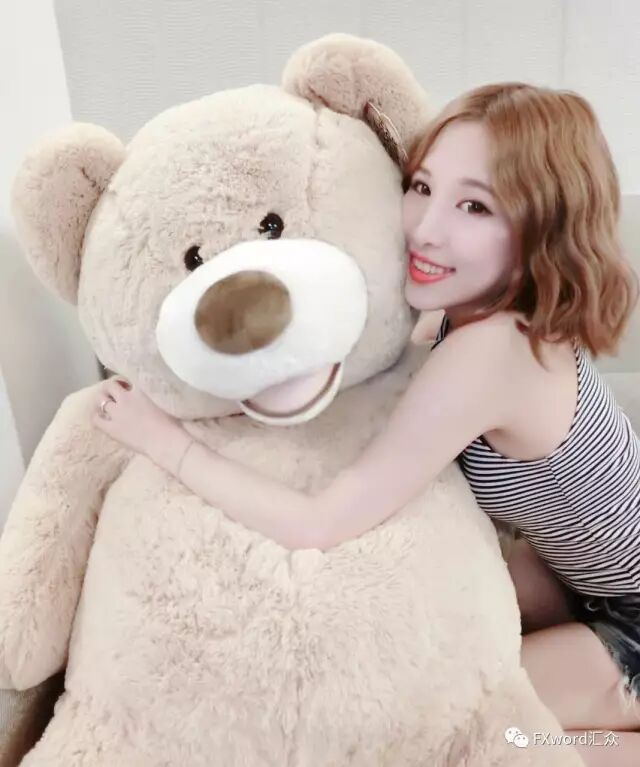 这个像一束焰火般的女子，谁能将这火高举